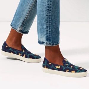 EUC Blue Spot Leopard Rothy’s